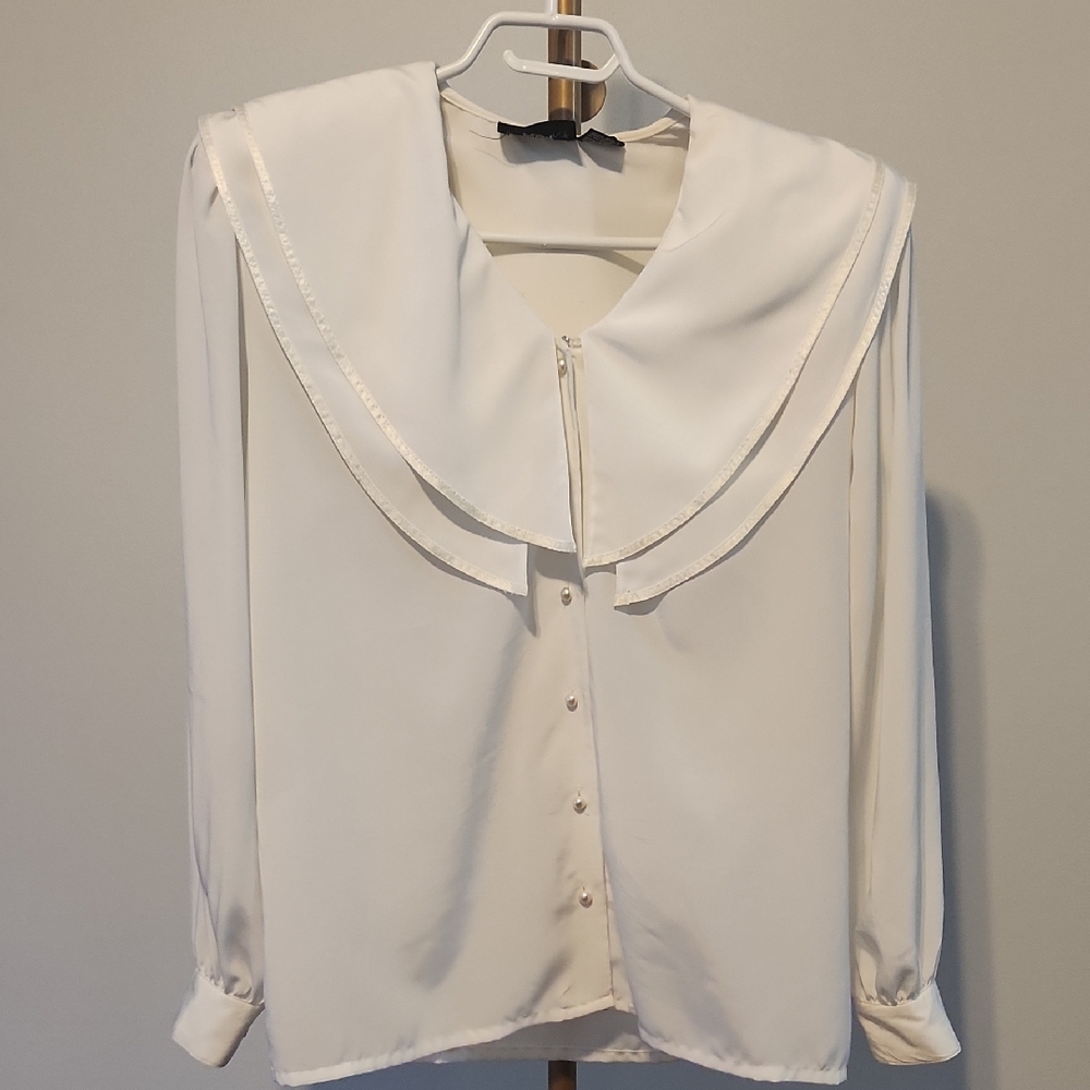 🎉10 Items For 10 Dollars🎉Marc Allan Elegant White Women's Top